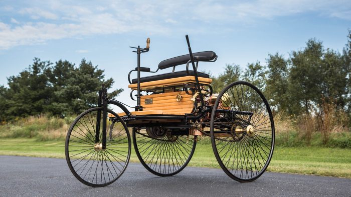 1886 Mercedes-Benz Replica: A Journey Through Automotive History