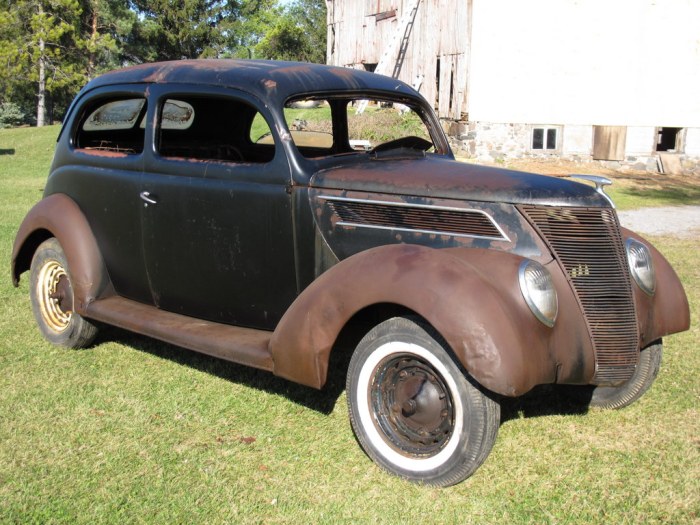 1937 Ford 2-Dr Coupe