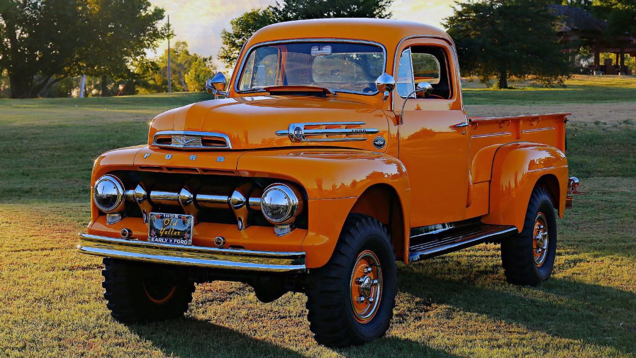 1952 Ford F2