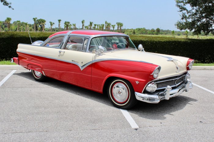 Ford 1955 fairlane victoria beautiful rock