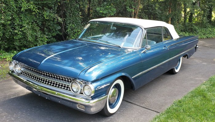 1961 galaxie sunliner