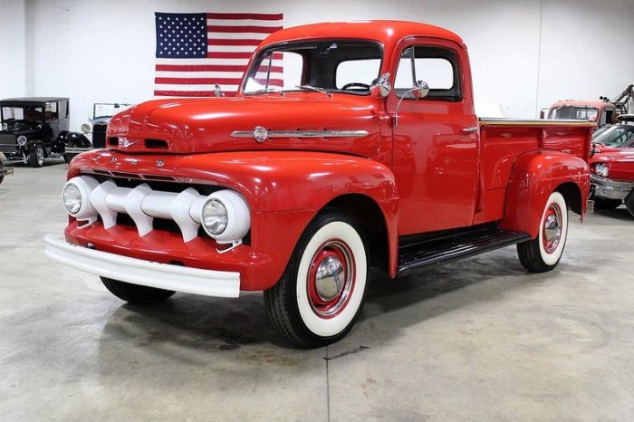 1952 Ford F2