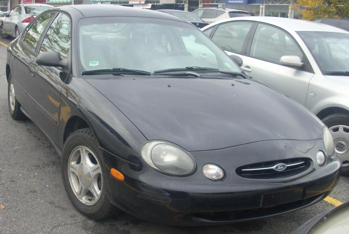 1999 Ford Taurus