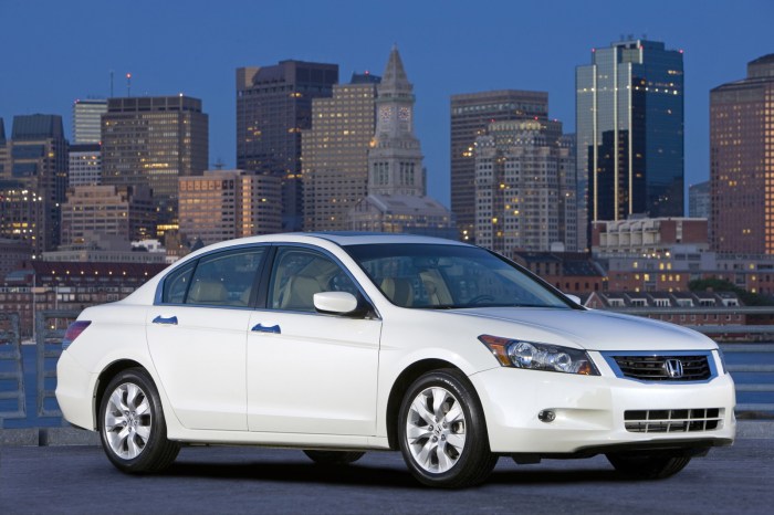 2010 Honda Accord: A Midsize Sedan Review