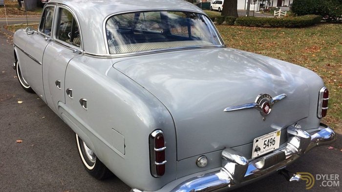 1952 Packard Deluxe: A Glimpse of Post-War Luxury