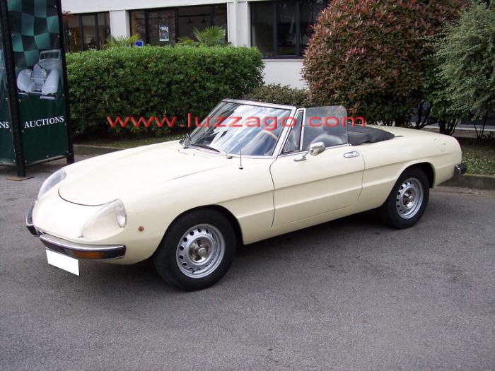 1976 Alfa Romeo 2000 Spider Veloce