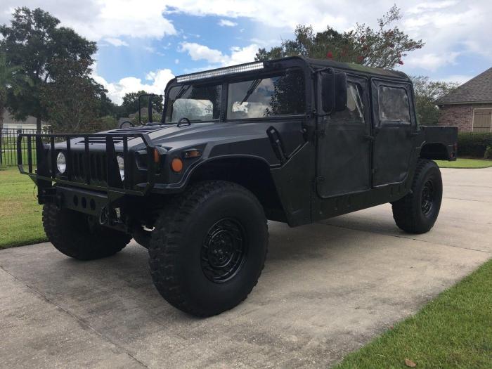1989 Hummer M998