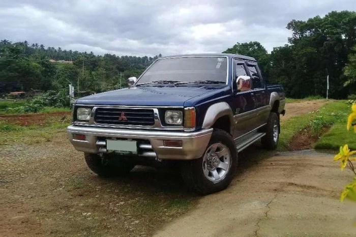 1999 Mitsubishi Strada