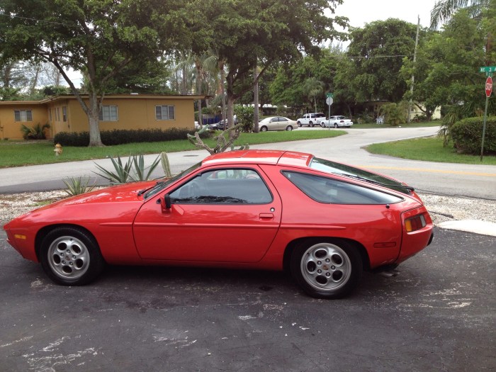 Porsche 928 1982 momentcar