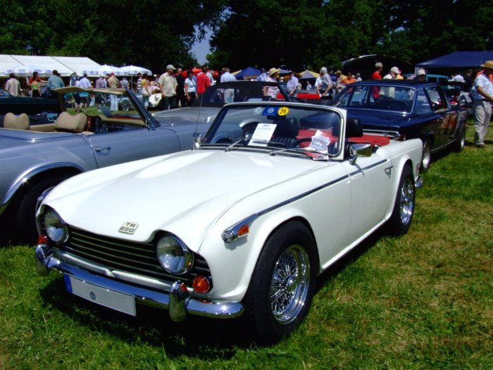 Triumph tr250 1968 cars momentcar topworldauto