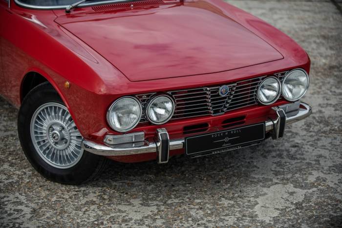 Alfa gtv romeo 1974 2000 sale vintage sold