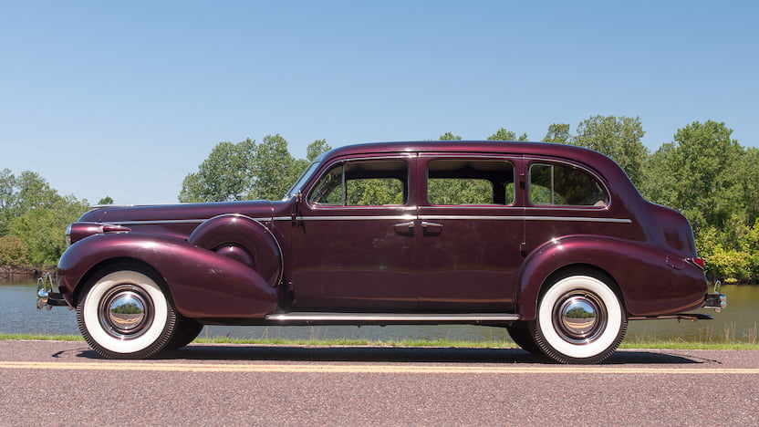 1939 Buick Touring: A Classic American Automobile